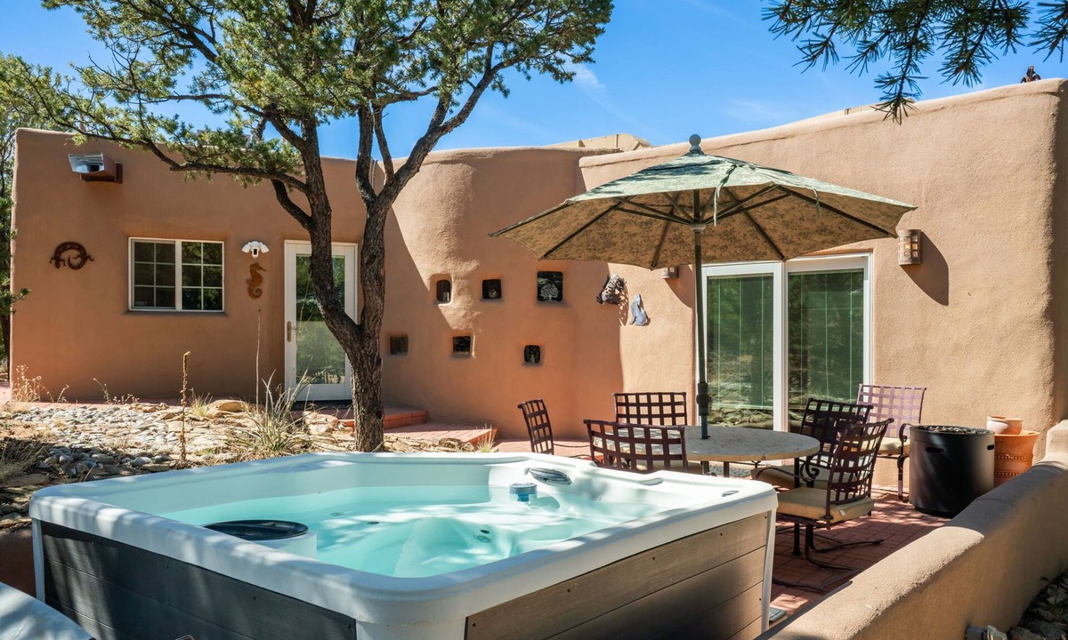 Santa Fe Apartment | New Listing! Private Casita | Hot Tub | 10 Min to Plaza
