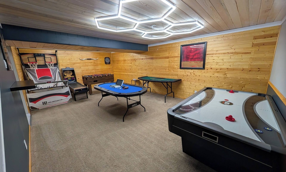 Shakopee House | Newly Renovated 4-bedroom house w/Game Room Close to Everything!