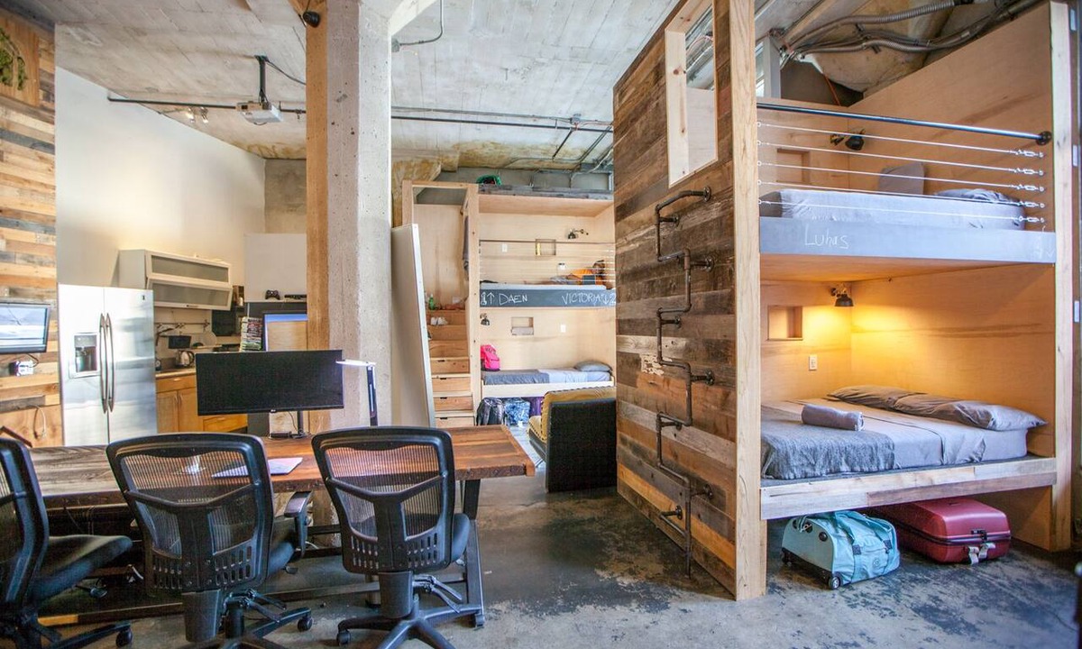 Hollywood Hostel | PodShare - Hostel