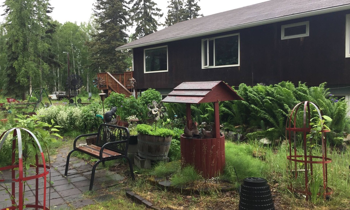 College Apartment | private entrance 1 bedroom/bath by airport & shopping Fairbanks with WiFi