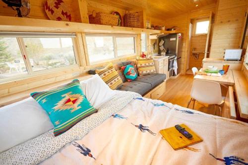 Arroyo Hondo House | Rio TinyHome w View, Hot Tub 2 miles to Hot Spring