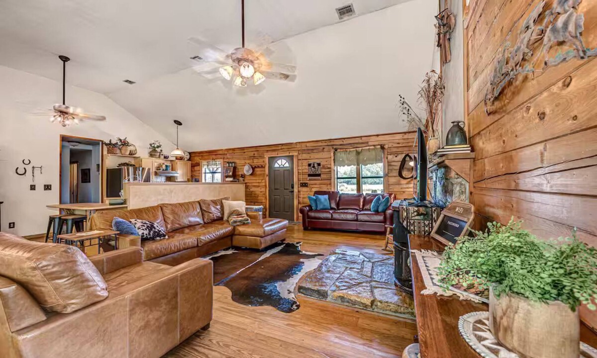 Davis Cabin | River View