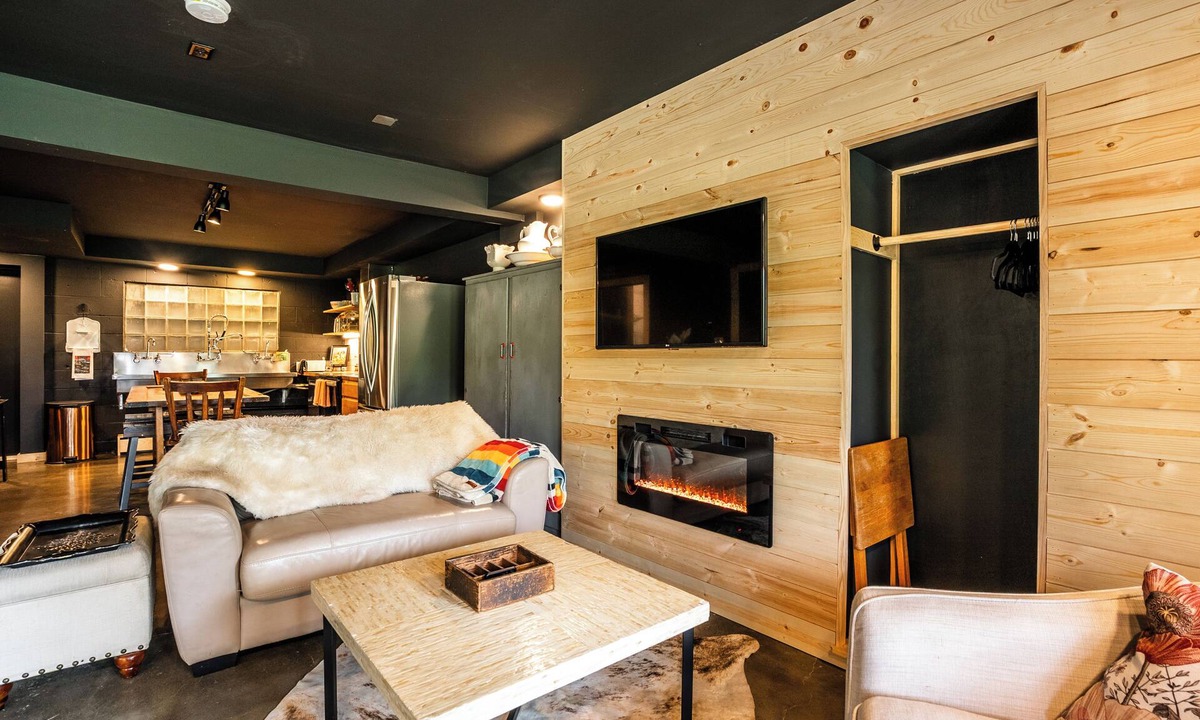 Wasilla Apartment | Robin's Nest: A Private Lakeview Apartment in the Heart of Wasilla, Alaska