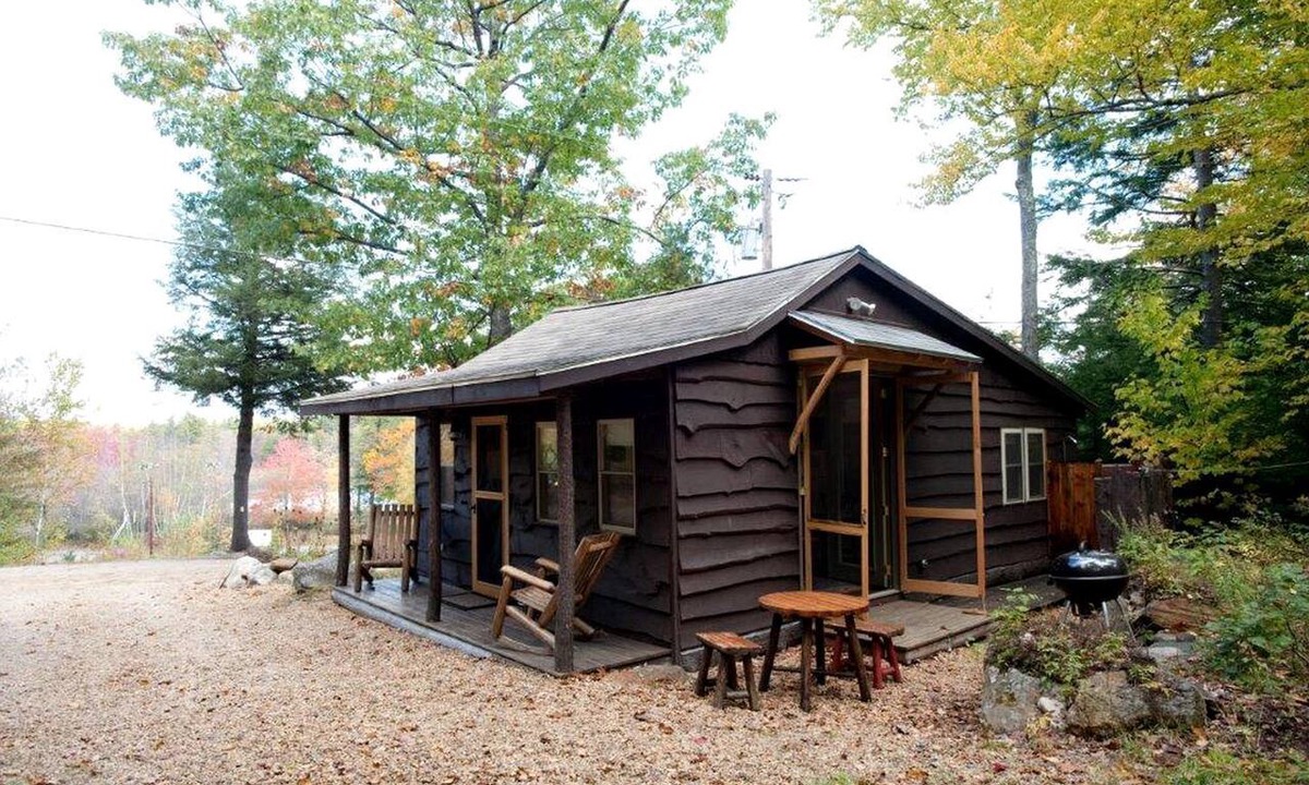 Pittsfield Cabin | Romantic Couples' Cabin Getaway in Pittsfield, New Hampshire
