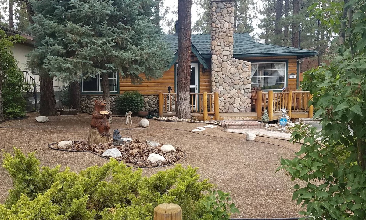 Big Bear City Cabin | Romantic Rustic Log-Cabin, Strictly For Couples or Small Families, 4-Person Max!