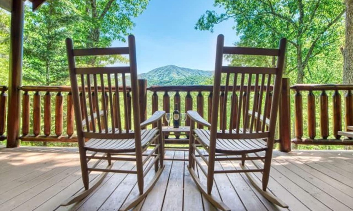 Wears Valley Cabin | Romantic, Secluded, Stunning views, hot tub, pool table, nearby draws, Top Ra.