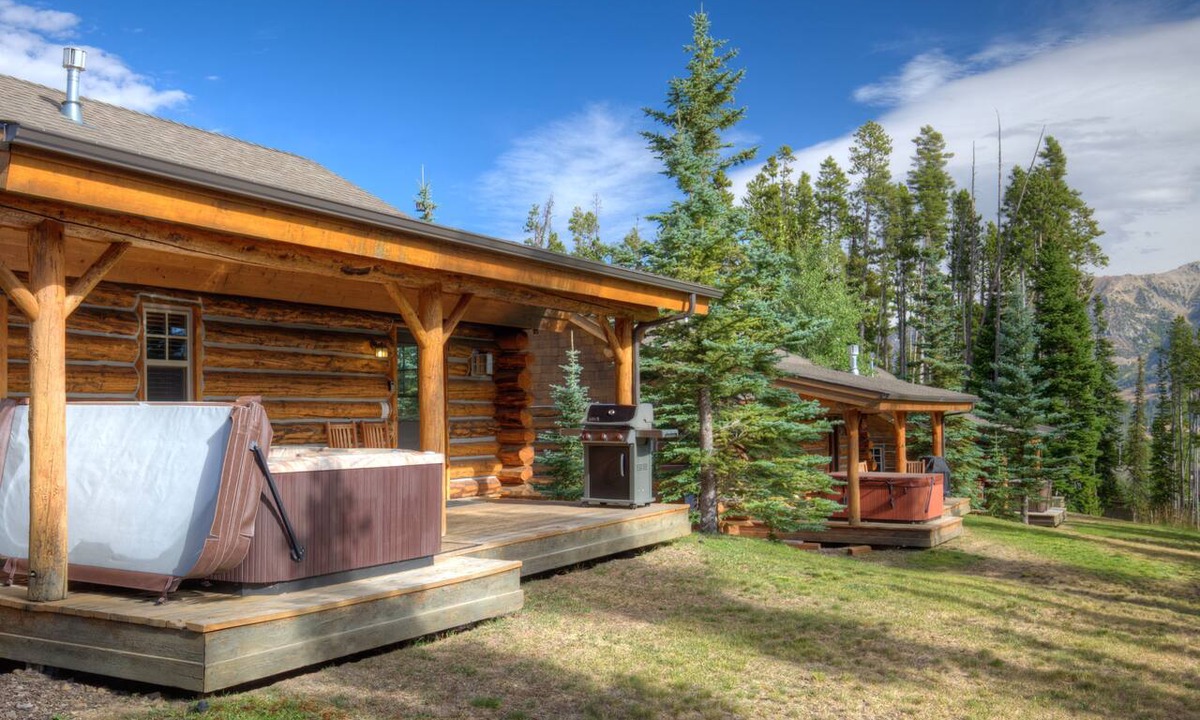 Big Sky Cabin | Rustic Ridge Hideaway | Hot Tub + Elite Ski Access