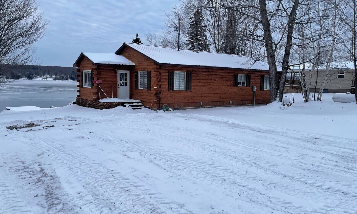 L'Anse Cabin | Rustic UP Waterfront Cabin on Huron Bay