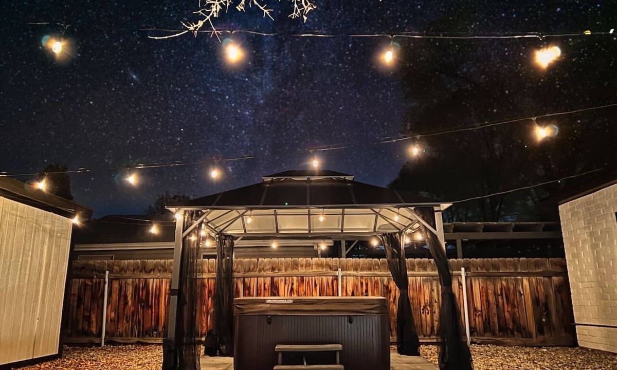 South Salt Lake House | SLC Mtn Escape: Hot Tub, King Bed, Gated Parking