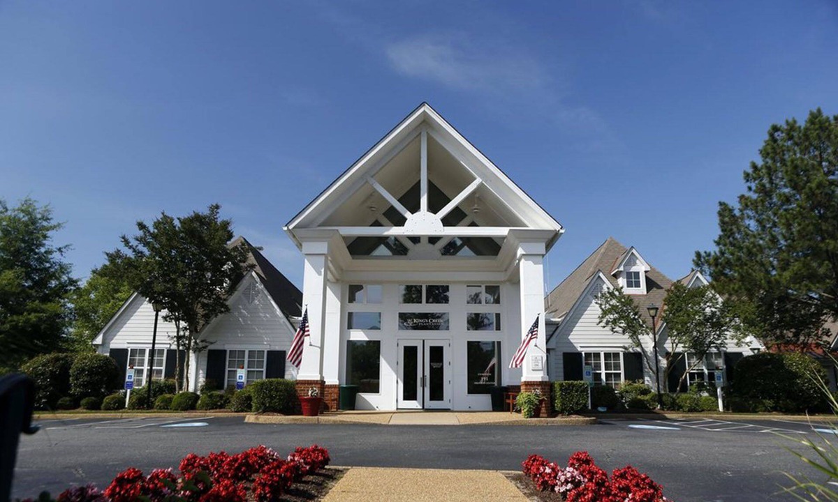 Lackey Condo | Sleeps 12 - Large 4BR Townhome, Indoor/Outdoor Pool, Golf, Close To Theme Parks!