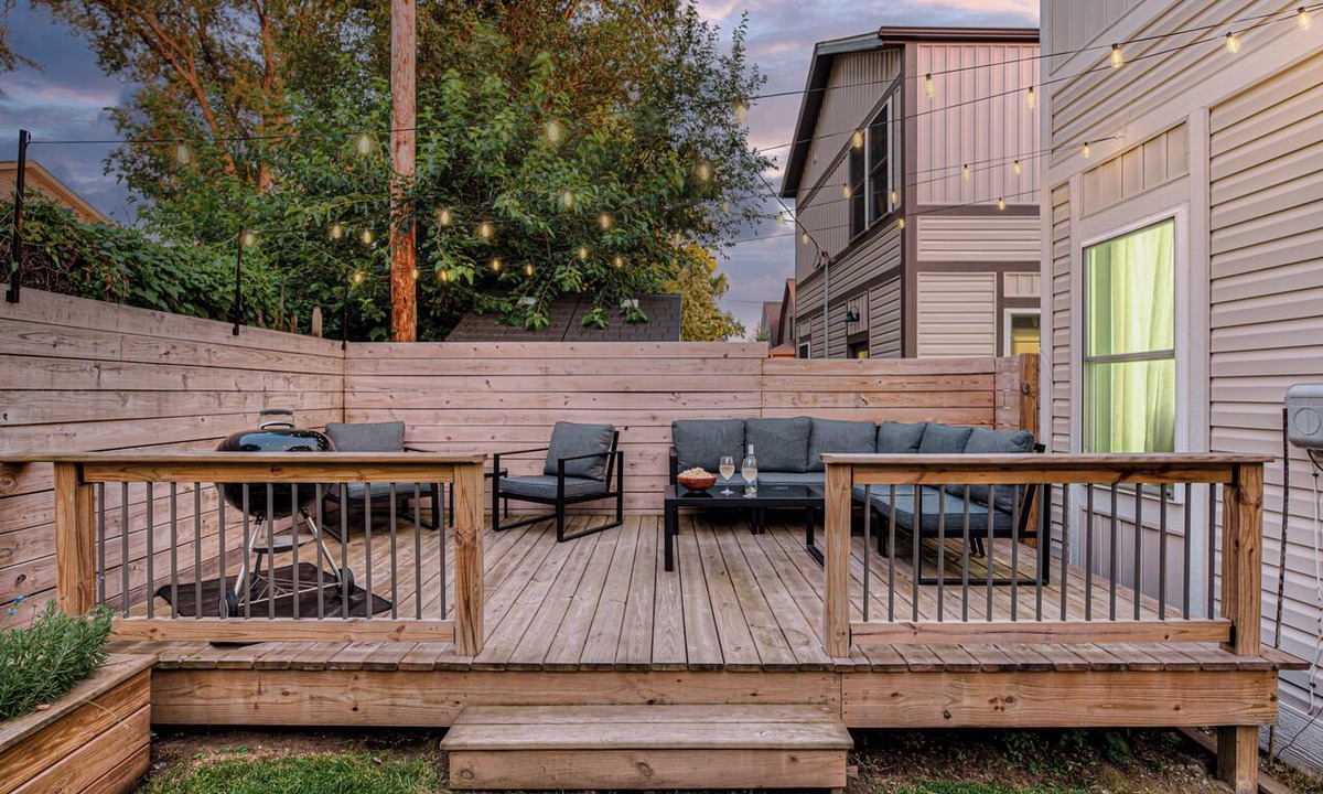 Babe Denny House | Spacious 4-bed house in Indianapolis 5 min to Lucas Oil and Convention Center