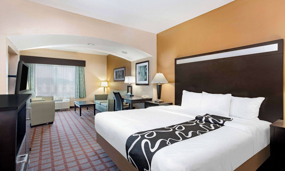 Plainfield Hotel | Spark by Hilton Plainfield Indianapolis