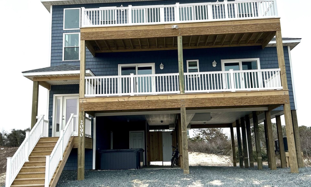 Carova Beach House | STEPS FROM THE WATER! BEAUTIFUL NEW HOME IN THE HEART OF 4x4 WILD HORSE CAROVA