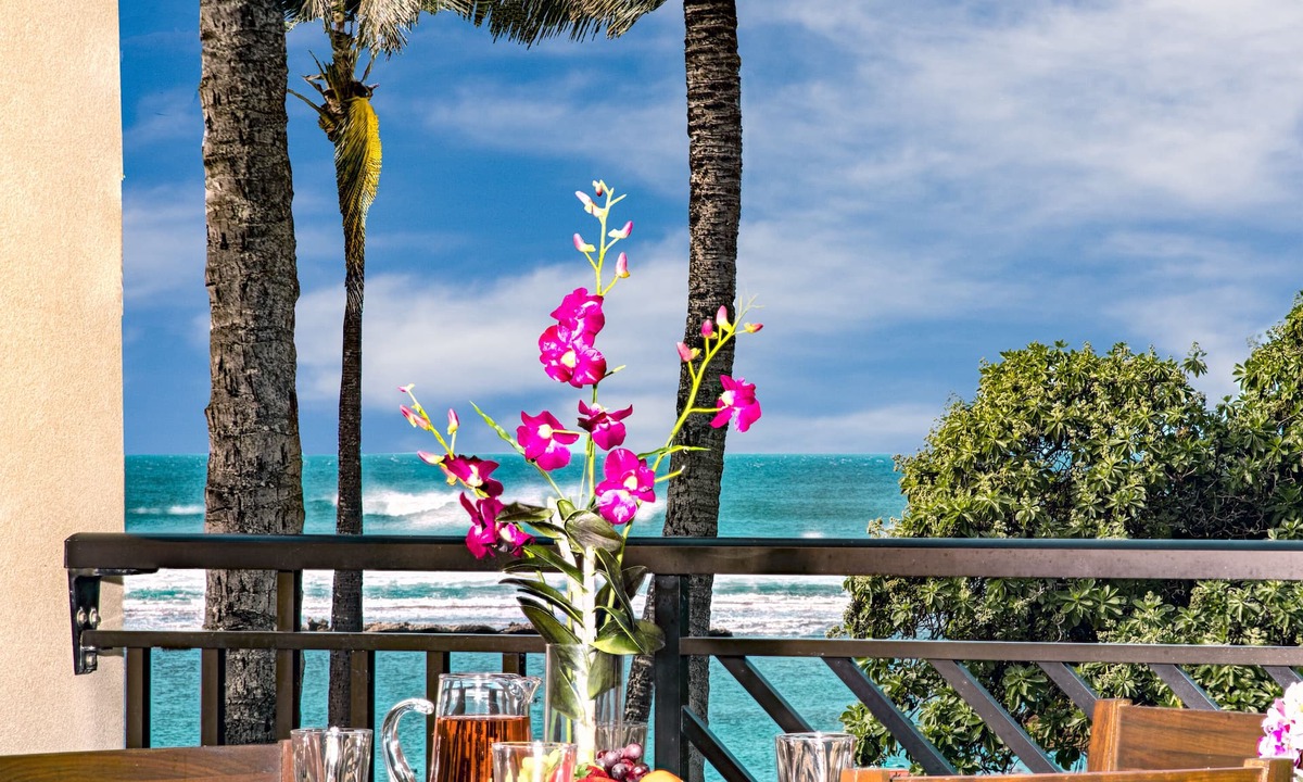Kahuku Villa | SUMMER REDUCED! Villa 202-203 OceanView Turtle Bay