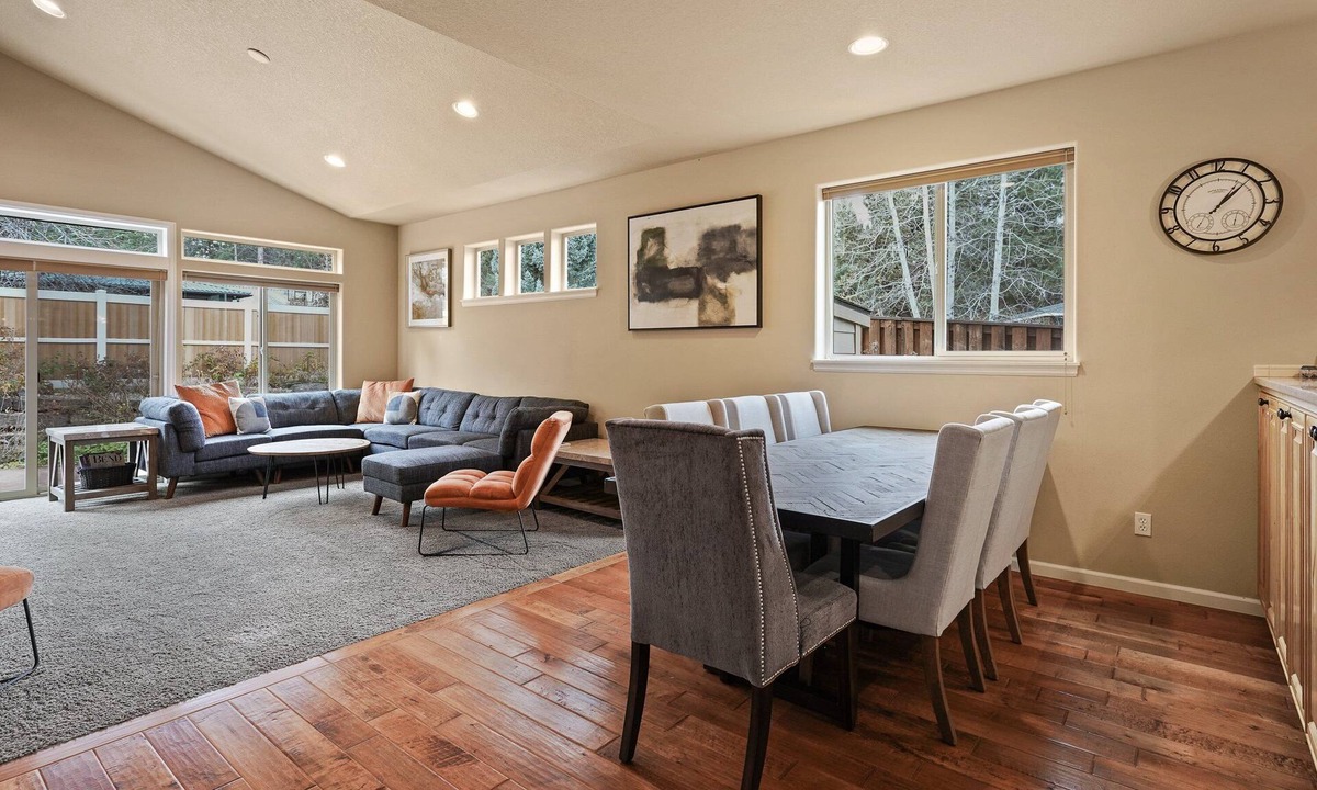 Old Farm District House | Sunny Days 30 Day Minimum- Seasonal Community Pool & Park, Fenced Yard