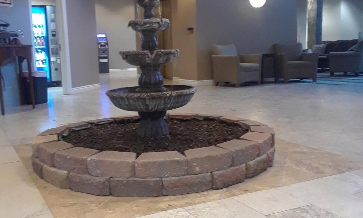 Owosso Hotel | The Comstock Inn and Conference Center