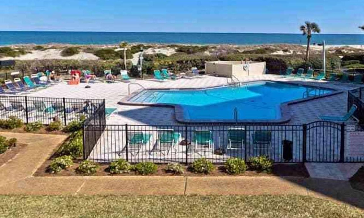 Amelia City Condo | The Perfect Getaway - Steps to Beach and Pool!