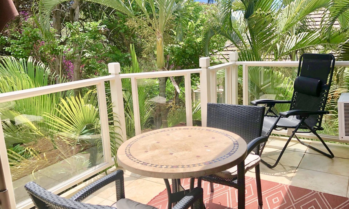 Wailea Condo | TOP FLOOR CORNER PRIVATE STUDIO, LOCALLY OWNED, CLEAN, WALK TO BEACH