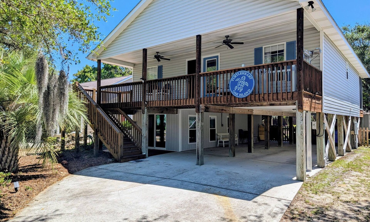 Tranquil Harbour House | Turtleheart-Cozy 3BR 2BA in the heart of Oak Island, relax and enjoy island vibe