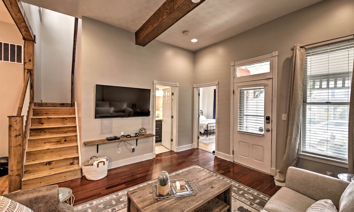 Babe Denny Cottage | Updated Indianapolis Home, Walk to Lucas Oil!