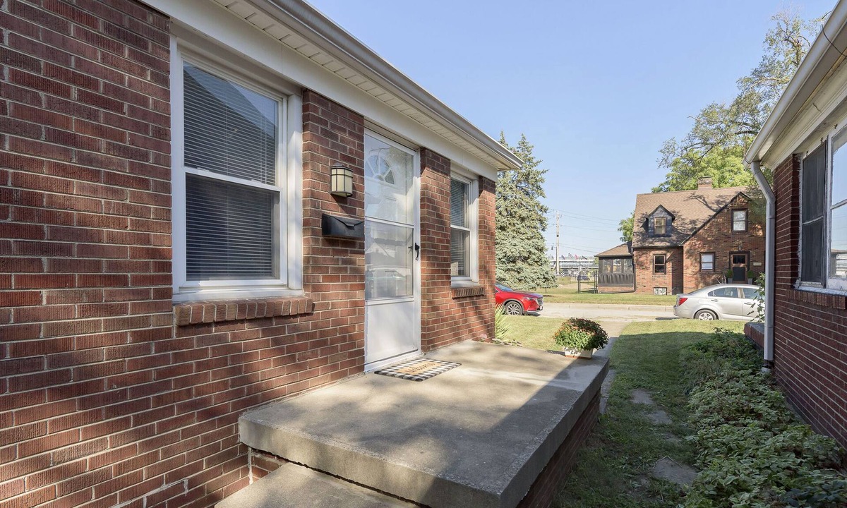 Speedway House | Walk/Crawl to Indy500 in Charming 1-bedroom duplex in Speedway