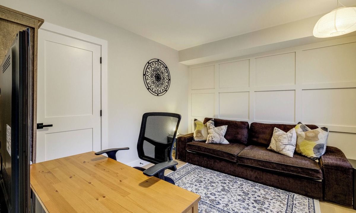 Silver Spring Apartment | Walk to Metro & Downtown! Cozy Silver Spring Apt
