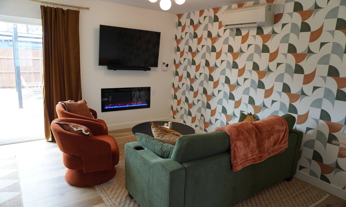 Redmond House | Walkability, centrally located, dog friendly