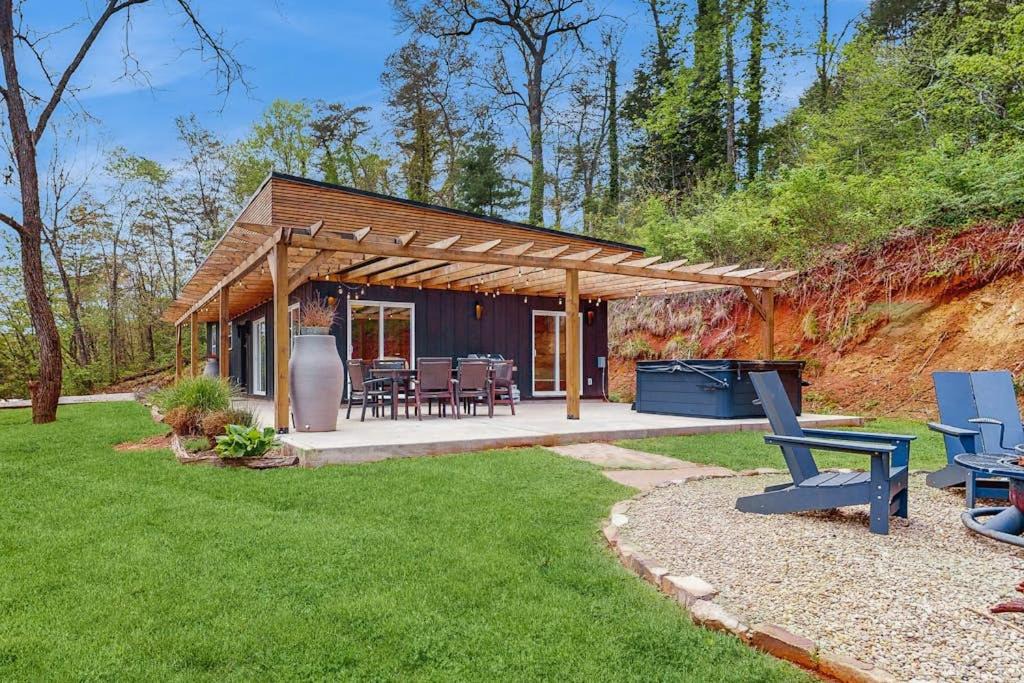 Webster House | Wolfhaven