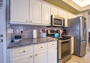 3-Bed, 2-Bath Cape Coral Home with Heated South-Facing Pool & Hot Tub!