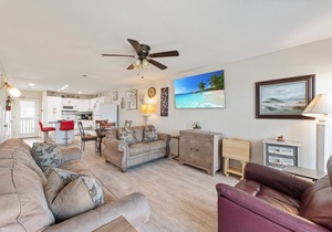 Beachside Retreat | Spacious Condo with Pool & Gulf Views