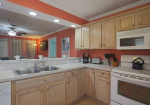 Fantastic Beachfront Resort. Roomy and Comfortable. Take a Stroll along Beach or Lounge at the Pool.