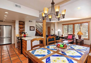 Fort Marcy 23 | Walk to Plaza | Kiva Fireplace | Full Kitchen | Hot Tub | Pool | 2 Levels
