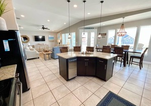 July 22-25 Discounted! Easy Beach Access & Pools