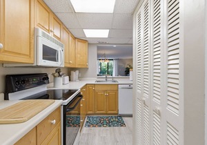 Multi Level, Island Club, Oceanfront Complex, Great Amenities, Lagoon View, Balcony, Pool, Tennis