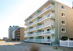 Oceanfront Condo with Private Balcony, Beach Access, WiFi & Washer/Dryer
