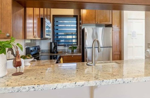 Lihue Condo | 1 Bedroom Ocean Front – Kaha Lani 221