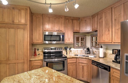 Red River House | 1 Block to Main St! Red River Home w/2 Balconies