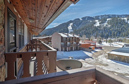 Red River House | 1 Block to Main St! Red River Home w/2 Balconies