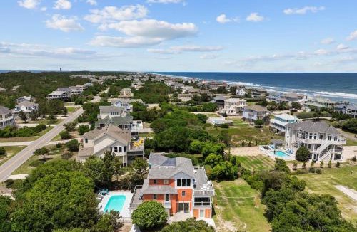 Whalehead Beach House | 1370 - Huskers Haven