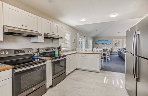 Whalehead Beach House | 1486 - Blue Retreat - Whalehead Corolla Escape w/Pool & Hot Tub