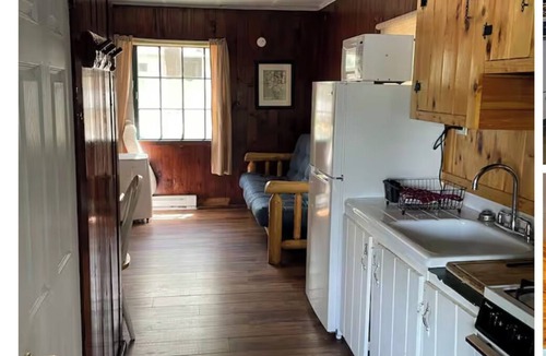 Lake Luzerne-Hadley Cabin | 2 BR Waterfront Cottage Overlooking the Water and Mountain Sunsets!