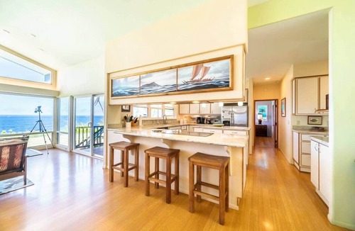 Hakalau House | 2 Private Oceanfront Homes on Tropical 2 Acres!