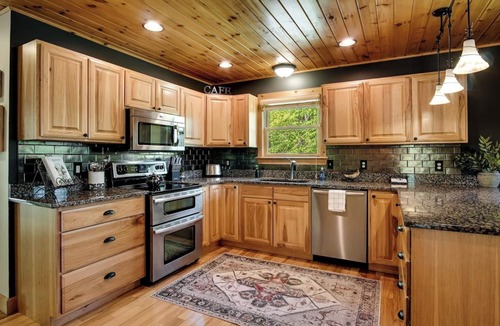 Sylva Apartment | ✨ 25% Off Private Mountain View Cabin With Hot Tub “⭐ Guest Favorite" rated Top 1% of all Airbnb properties Fire Pit Porch Swing Hammock & Close to WCU (3 Mi), Sylva dining, pubs, shopping, the Blue Ridge Parkway, and many adventures.