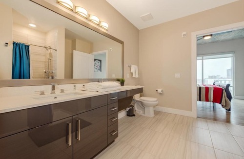 Second Ward Apartment | 2BR Furnished Apartment near Convention Center apts