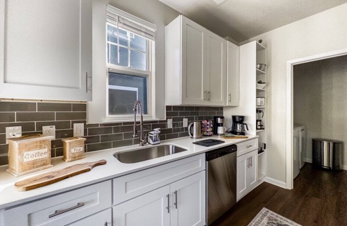 Huntersville Apartment | 2xKing-Beds, Birkdale-Plaza-Vista, Shop-Eat-Play