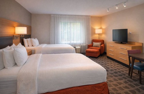 Morrisville Hotel | 3 Apartment-Style Units w/Free Breakfast - 8 Miles Away from Umstead State Park