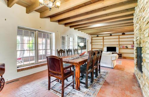 Near North Valley House | 3 Mi to Zoo & Garden: ABQ Home w/Private Pool!