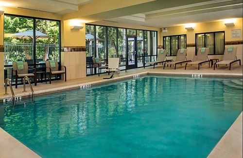 Hershey Hotel | 3-Star Hotel ∙ Courtyard by Marriott Hershey Chocolate Avenue