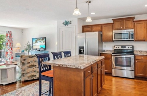 Colington Harbour House | 3BR beach house in Colington Harbour, minutes to beach & sound views.