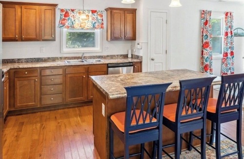 Colington Harbour House | 3BR beach house in Colington Harbour, minutes to beach & sound views.